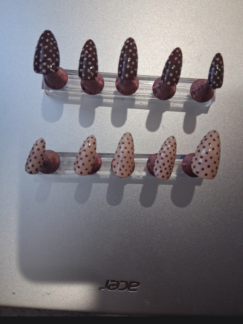 Polka Dot Press-On Nail/ Glue Set - Cream & Maroon -
